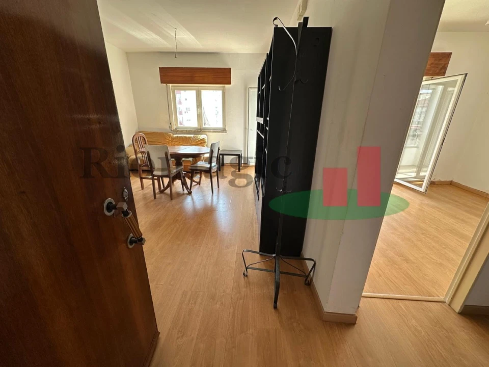 Apartamento T1 para Venda em Águas Livres Foto 3