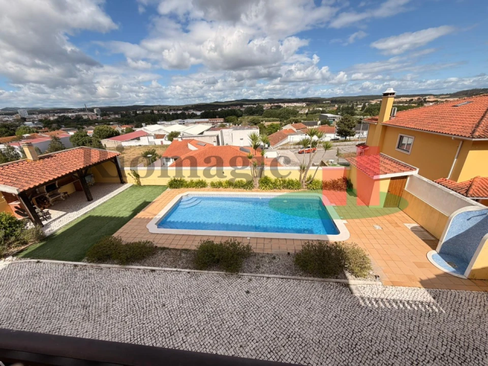 Moradia T5 para Venda em Rio Maior Foto 5