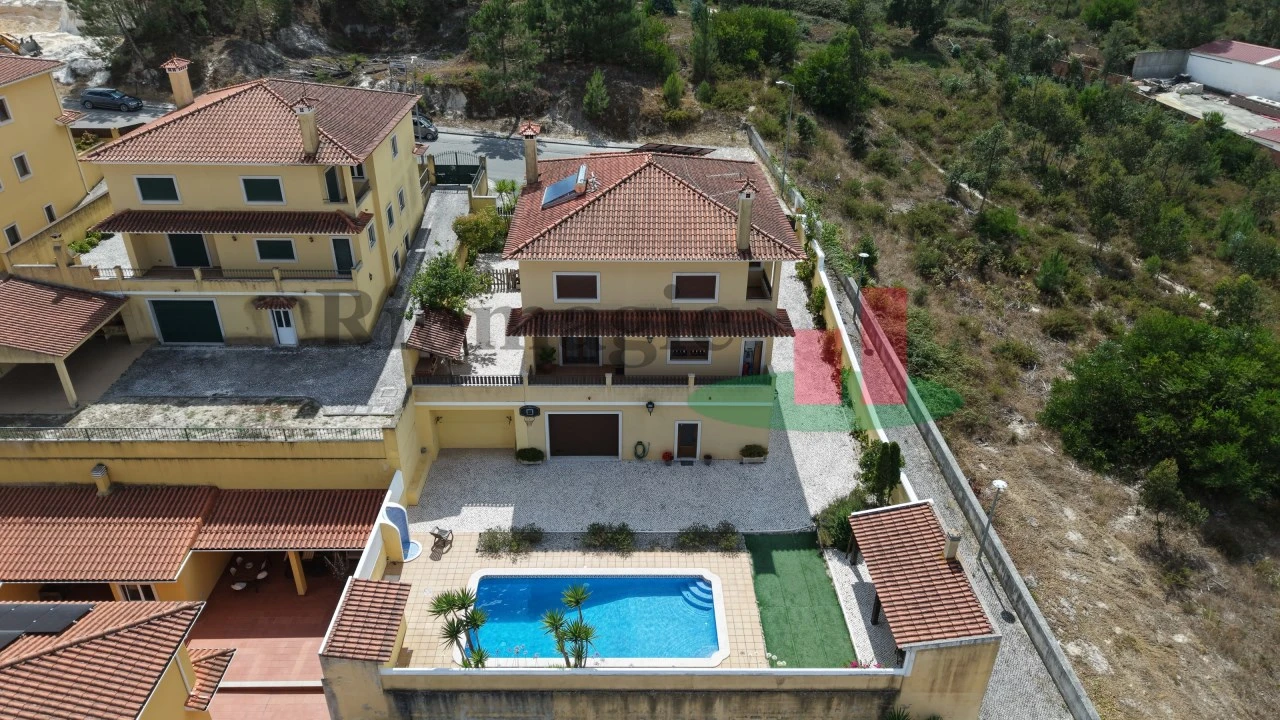 Moradia T5 para Venda em Rio Maior Foto 3
