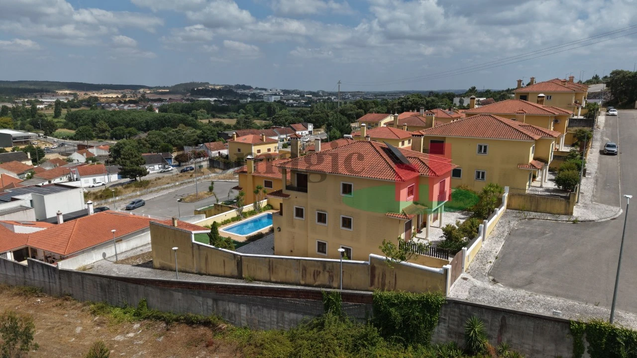 Moradia T5 para Venda em Rio Maior Foto 70