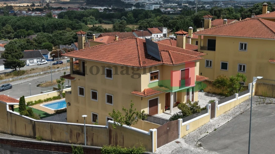 Moradia T5 para Venda em Rio Maior Foto 68