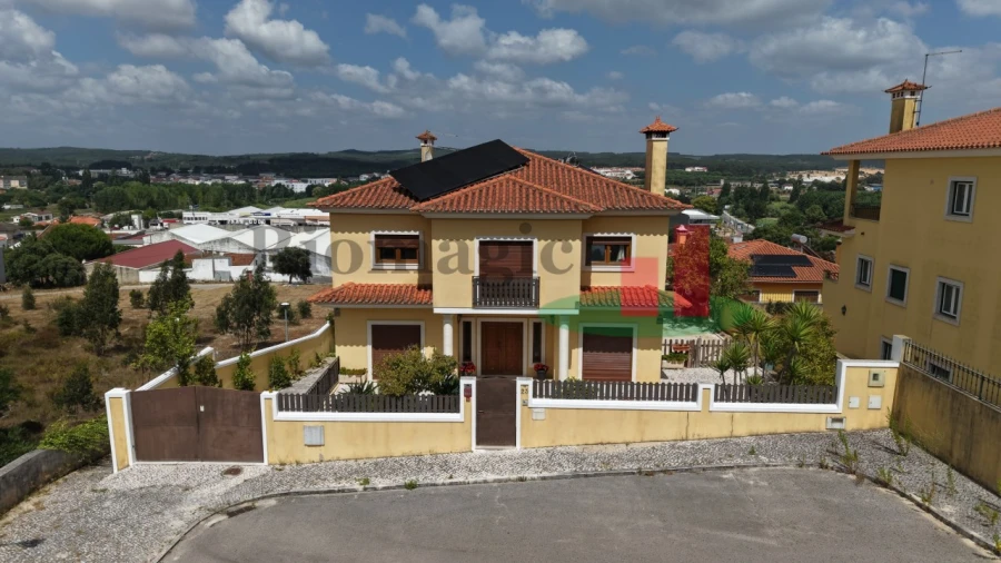 Moradia T5 para Venda em Rio Maior Foto 77