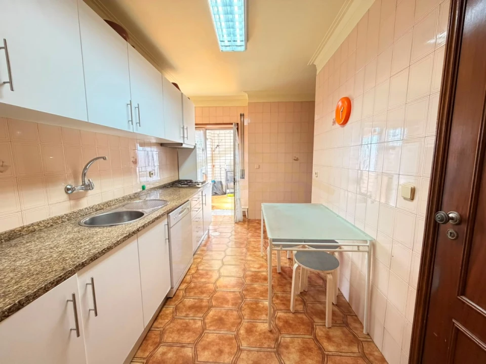 Apartamento T2 para Venda em Cidade da Maia Foto 12