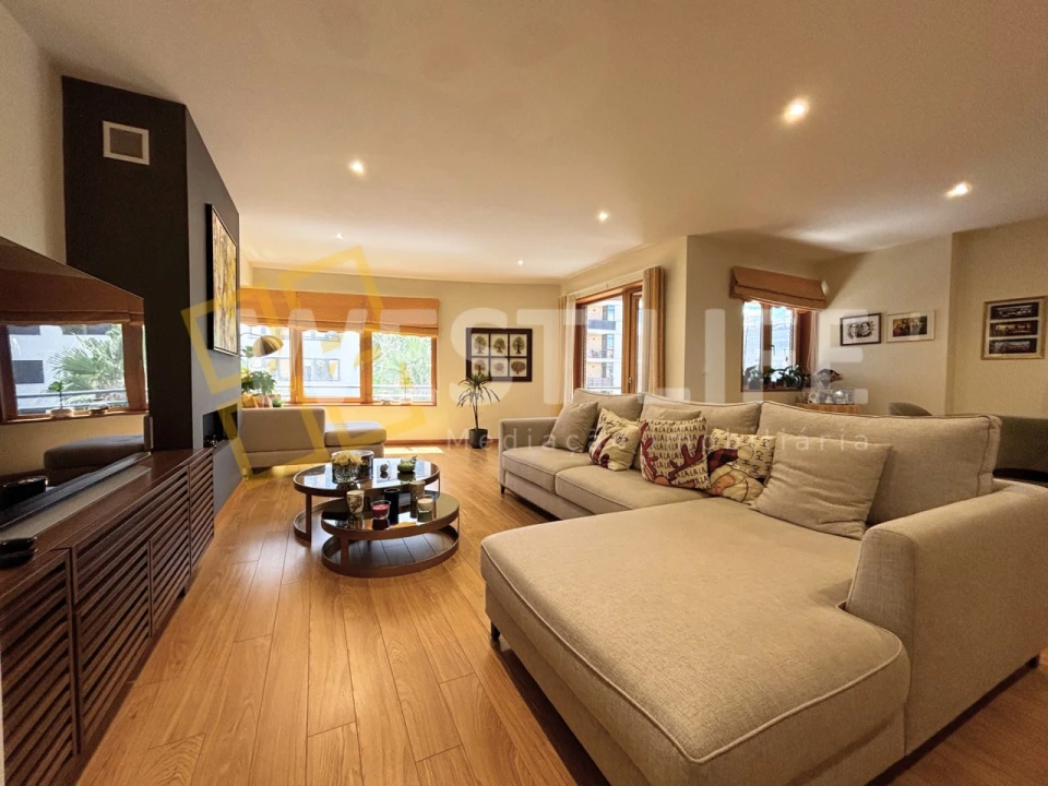 Apartamento T4 para Venda em Loures Foto 1