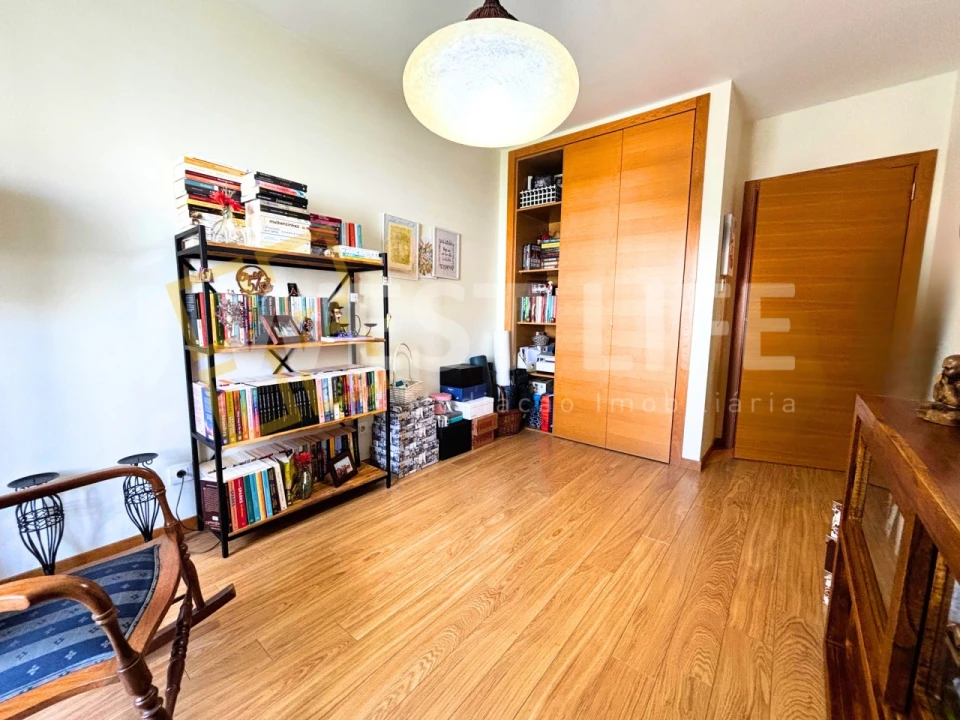Apartamento T4 para Venda em Loures Foto 9