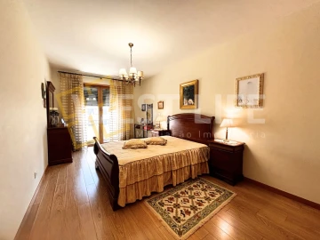 Apartamento T4 para Venda em Loures
