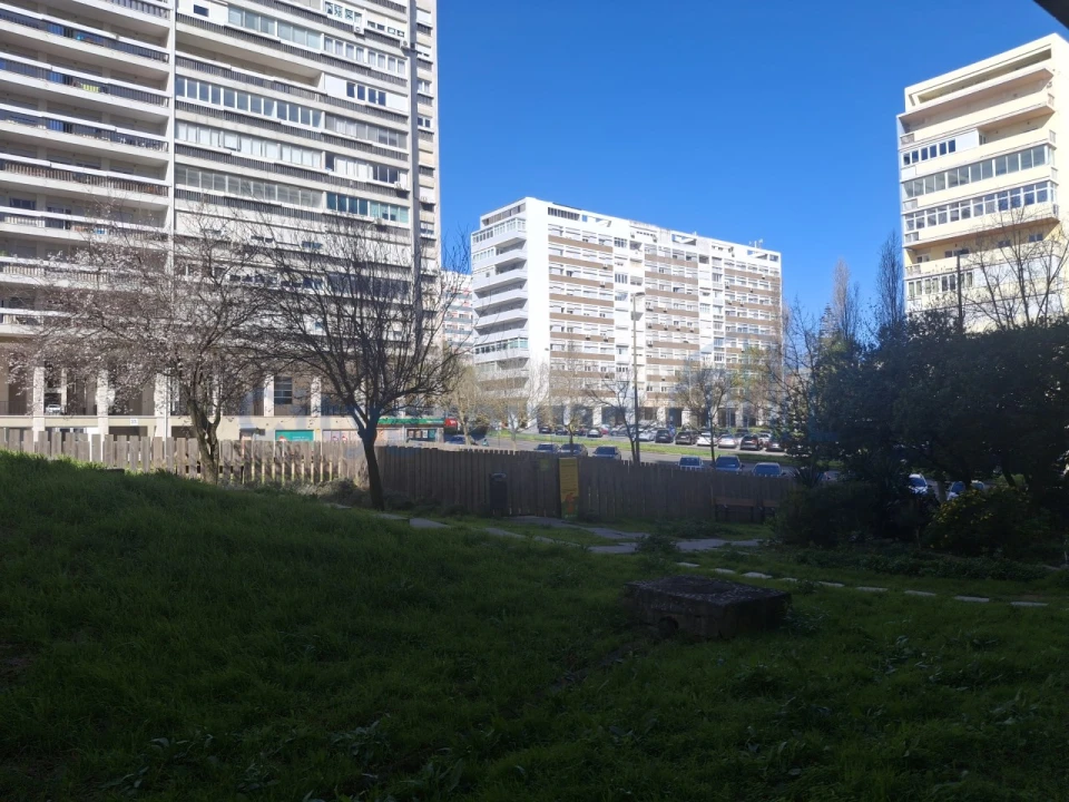 Apartamento T4 para Venda em Alvalade Foto 60