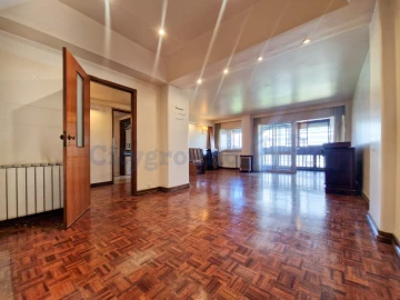 Apartamento T4 para Venda em Alvalade