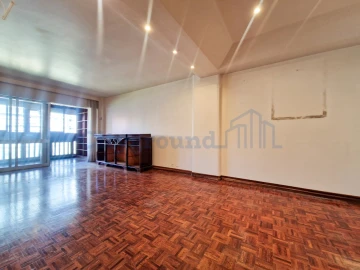 Apartamento T4 para Venda em Alvalade