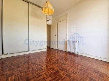 Apartamento T4 para Venda em Alvalade
