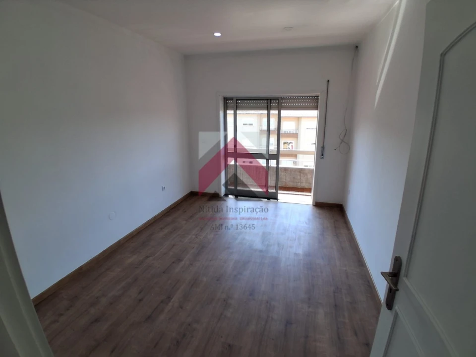 Apartamento T3 para Venda em Fânzeres e São Pedro da Cova Foto 13
