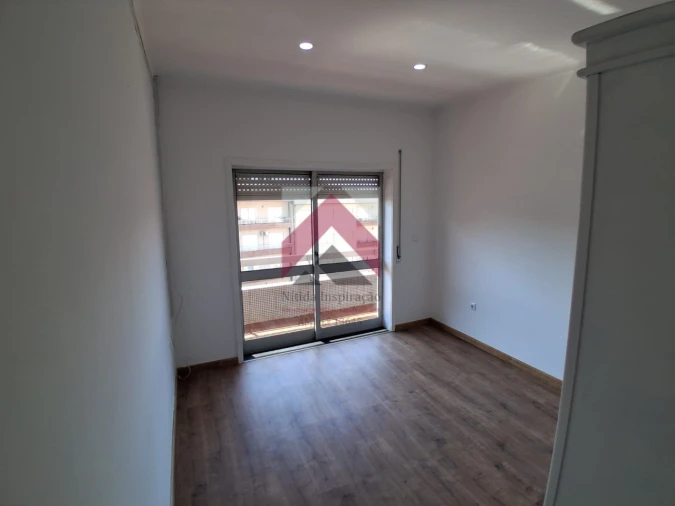 Apartamento T3 para Venda em Fânzeres e São Pedro da Cova Foto 15