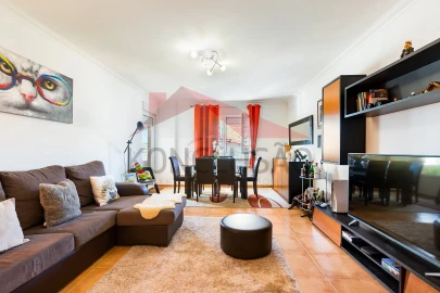 Apartamento T3 para Venda em Carregado e Cadafais