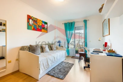Apartamento T3 para Venda em Carregado e Cadafais