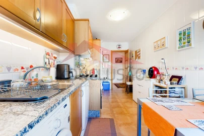 Apartamento T3 para Venda em Carregado e Cadafais