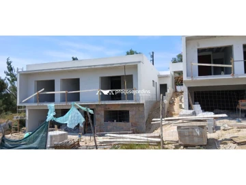 Moradia T4 para Venda em Santa Eufémia e Boa Vista