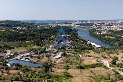 Terreno para Venda em Santa Clara e Castelo Viegas