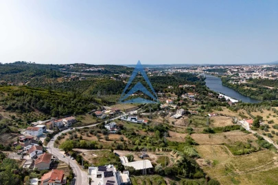 Terreno para Venda em Santa Clara e Castelo Viegas
