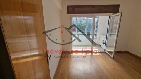 Apartamento T1 para Venda em Águas Livres