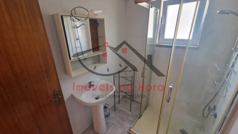 Apartamento T1 para Venda em Águas Livres