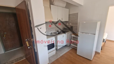 Apartamento T1 para Venda em Águas Livres