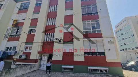 Apartamento T1 para Venda em Águas Livres