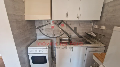 Apartamento T1 para Venda em Águas Livres