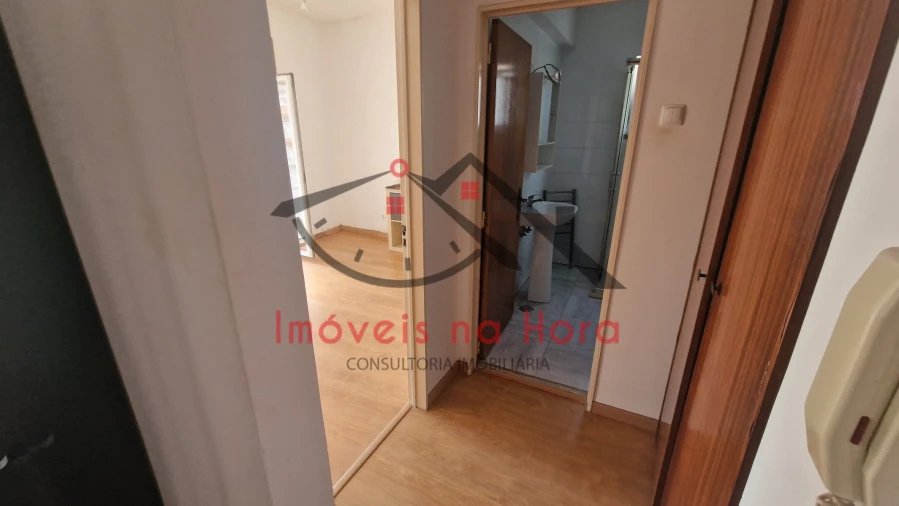 Apartamento T1 para Venda em Águas Livres Foto 11