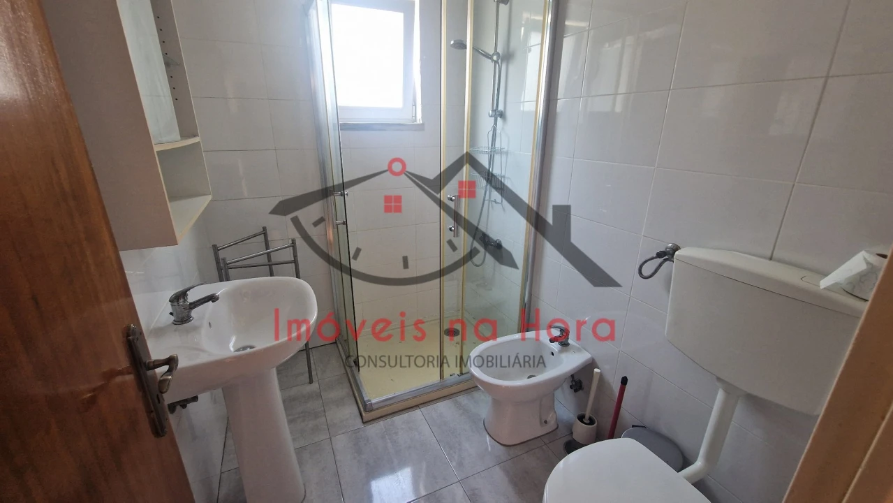 Apartamento T1 para Venda em Águas Livres Foto 20