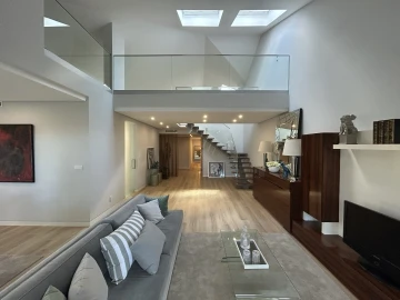 Apartamento T3 para Venda em Carcavelos e Parede
