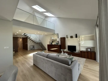 Apartamento T3 para Venda em Carcavelos e Parede
