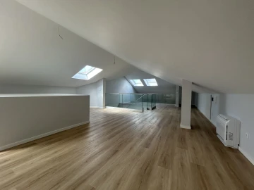 Apartamento T3 para Venda em Carcavelos e Parede