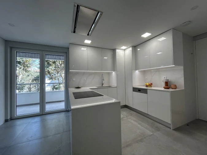 Apartamento T3 para Venda em Carcavelos e Parede Foto 12
