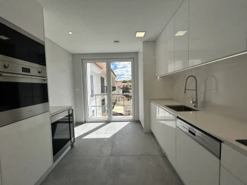 Apartamento T3 para Venda em Carcavelos e Parede