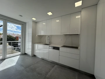 Apartamento T3 para Venda em Carcavelos e Parede