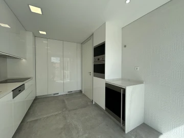 Apartamento T3 para Venda em Carcavelos e Parede