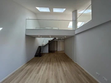 Apartamento T3 para Venda em Carcavelos e Parede
