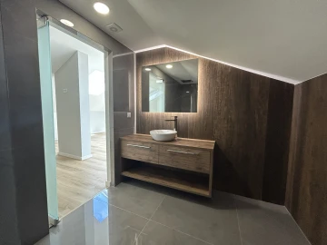 Apartamento T3 para Venda em Carcavelos e Parede