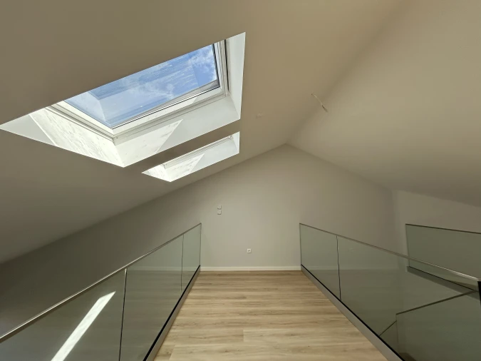 Apartamento T3 para Venda em Carcavelos e Parede Foto 10