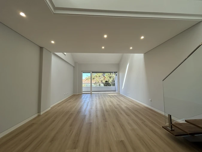Apartamento T3 para Venda em Carcavelos e Parede Foto 2