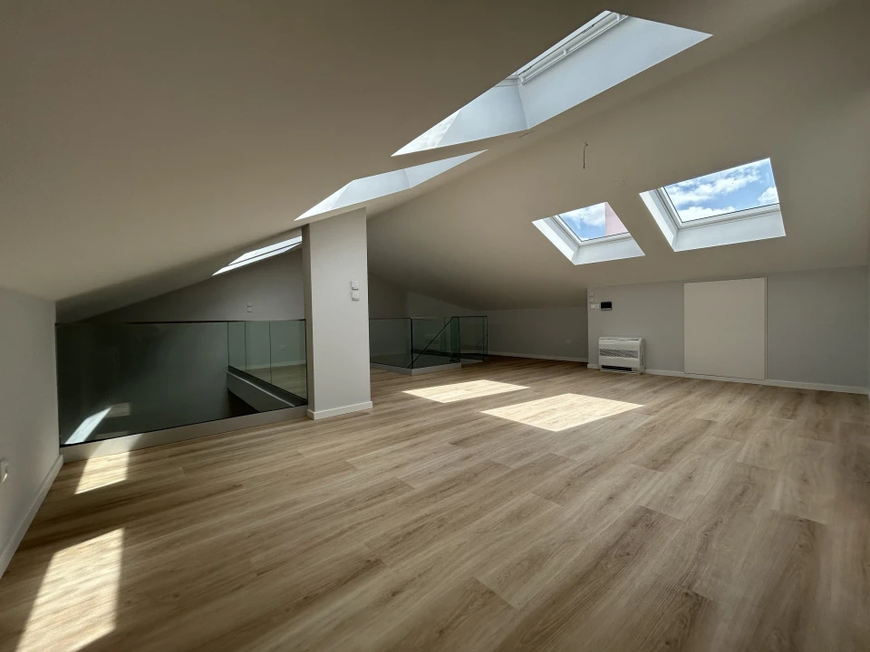 Apartamento T3 para Venda em Carcavelos e Parede Foto 12