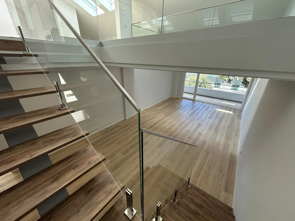 Apartamento T3 para Venda em Carcavelos e Parede Foto 15