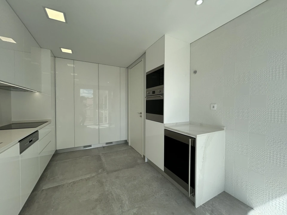 Apartamento T3 para Venda em Carcavelos e Parede Foto 18