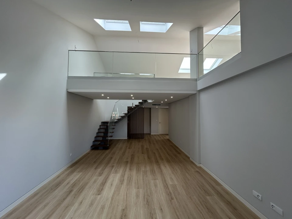 Apartamento T3 para Venda em Carcavelos e Parede Foto 3