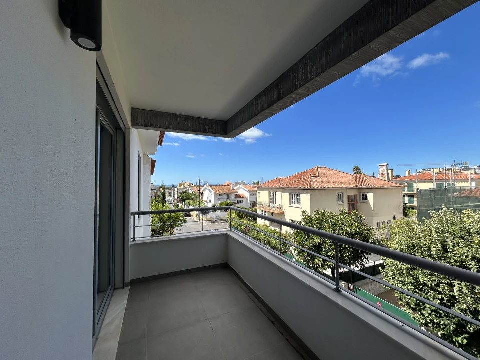 Apartamento T3 para Venda em Carcavelos e Parede Foto 8
