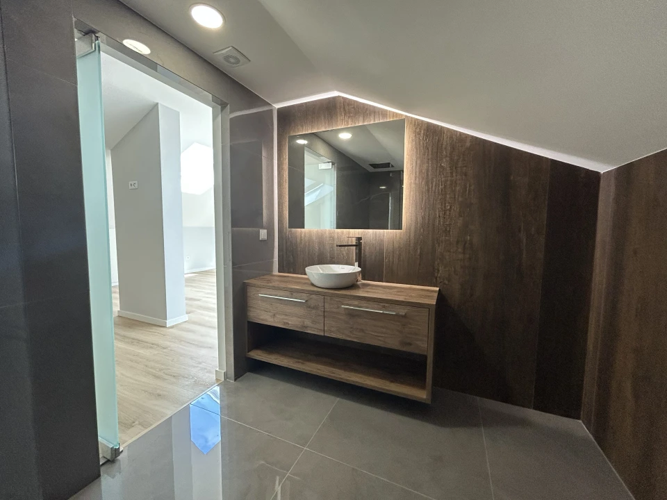 Apartamento T3 para Venda em Carcavelos e Parede Foto 14