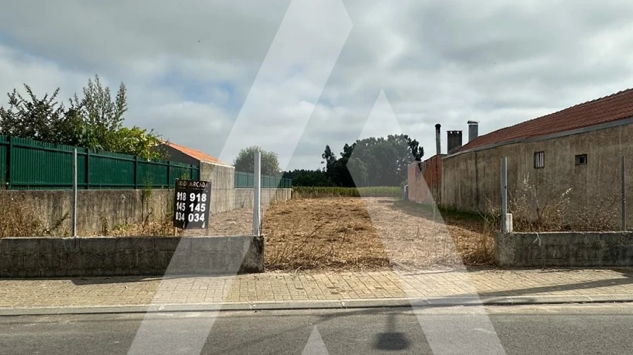 Terreno para Venda em Covões e Camarneira