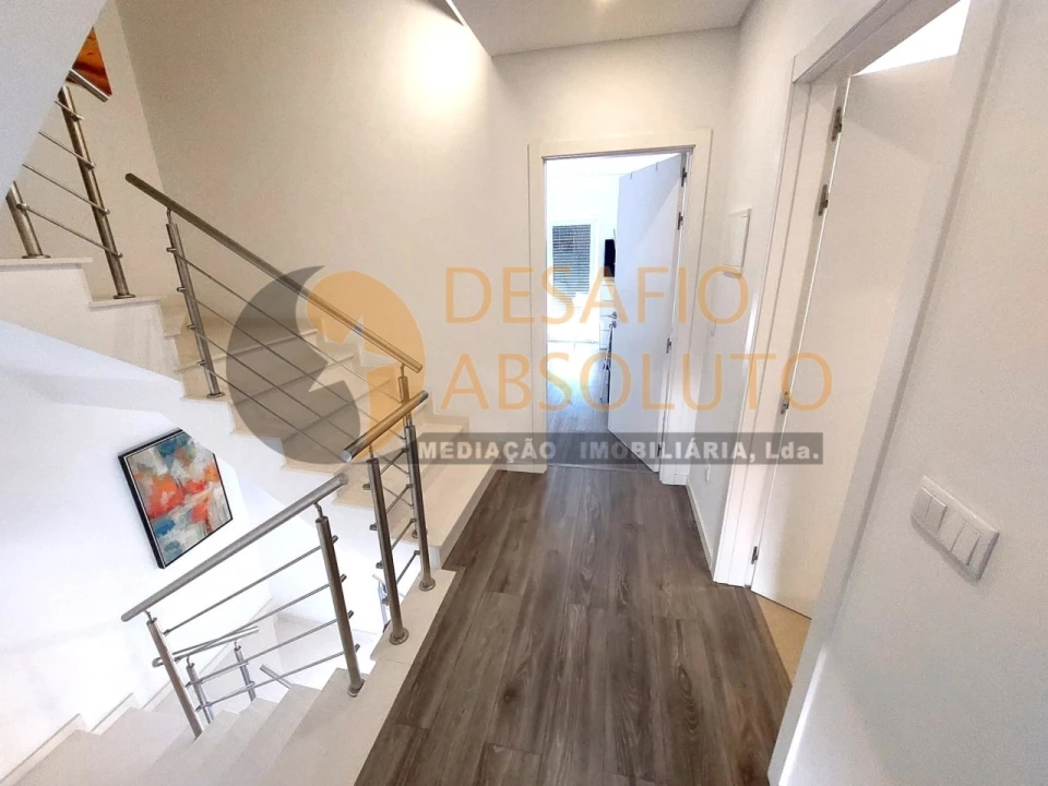 Moradia T3 para Venda em Quinta do Conde Foto 18