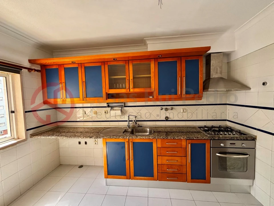 Apartamento T3 para Venda em Corroios Foto 3