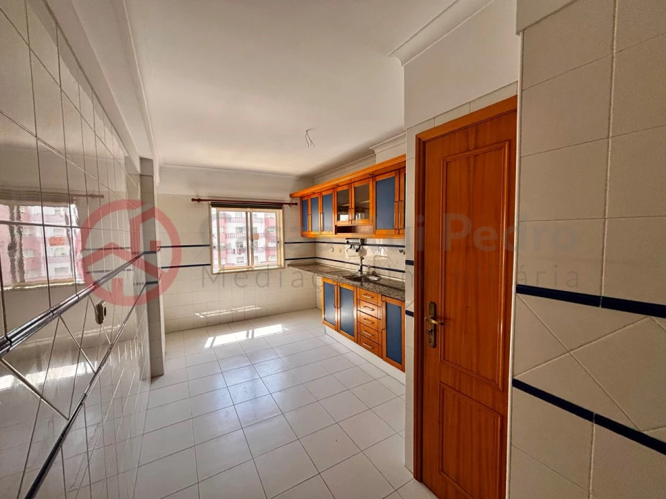 Apartamento T3 para Venda em Corroios Foto 5